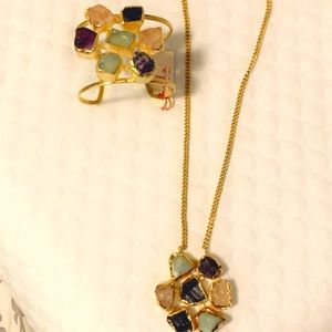 vintage style necklace and bracelet in Gold